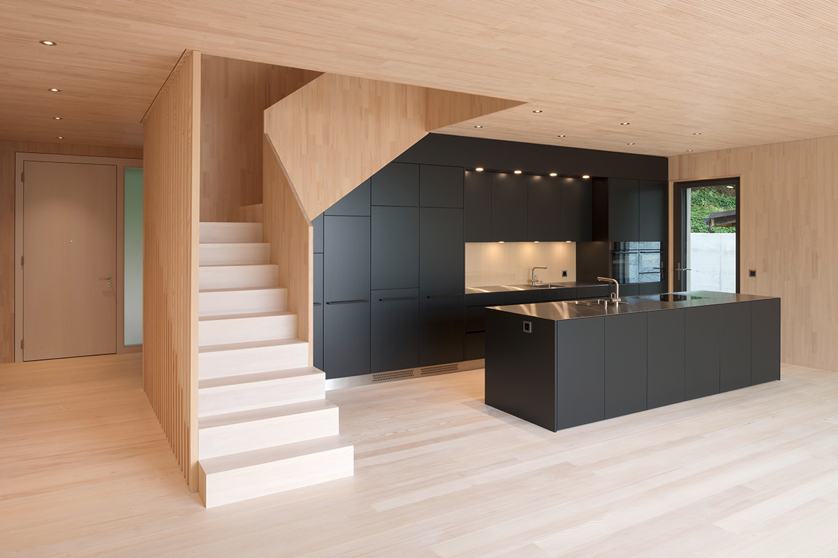 Küche und Wohnraum aus Holz